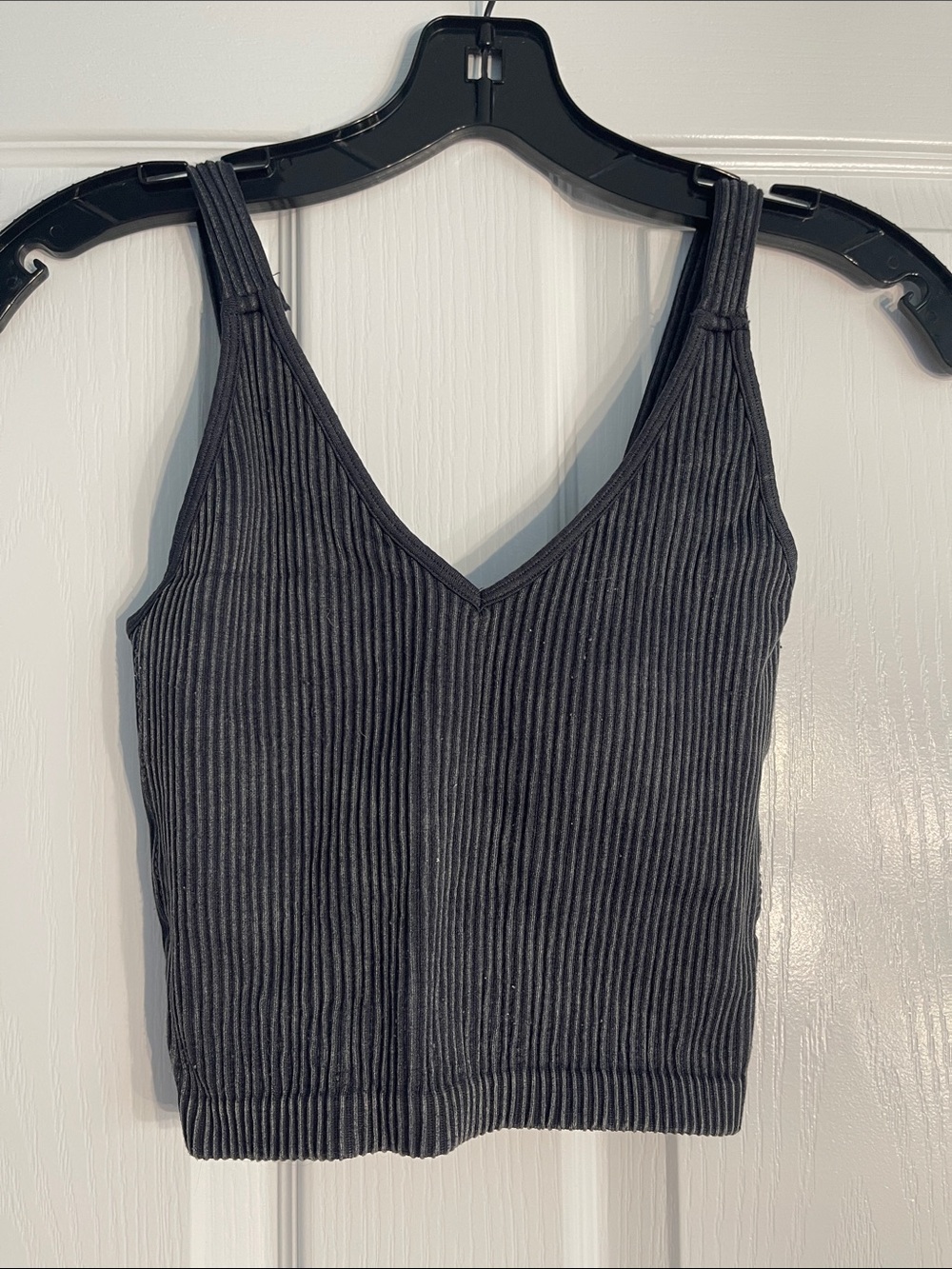 Native Ribbed V-Neck Crop Tank - Black